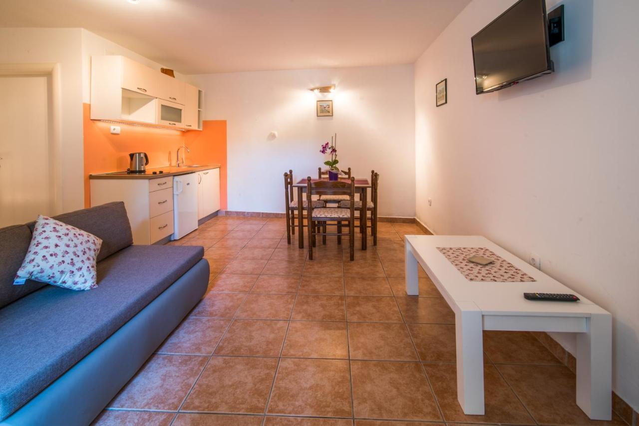 Apartmants Bogdanic Krk Ii *