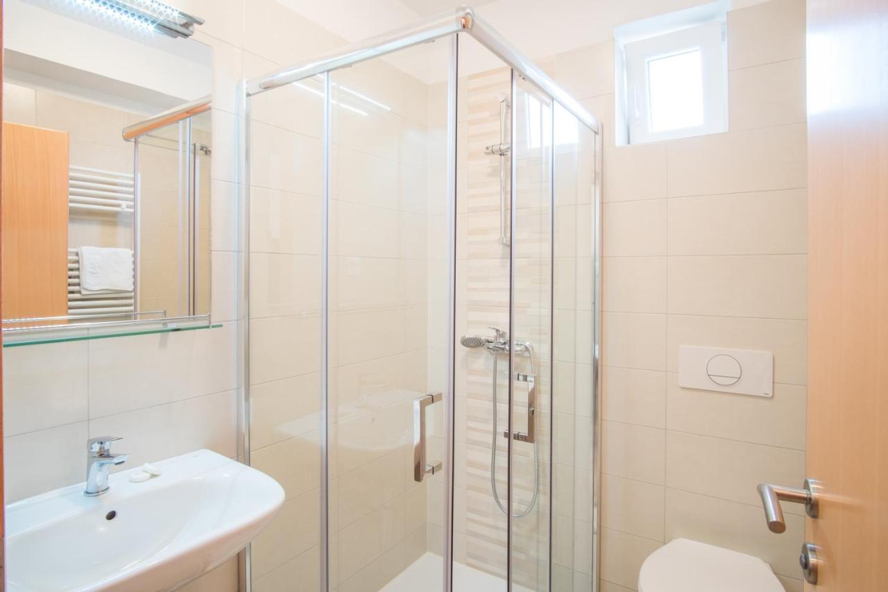 Apartmants Bogdanic Krk Ii *